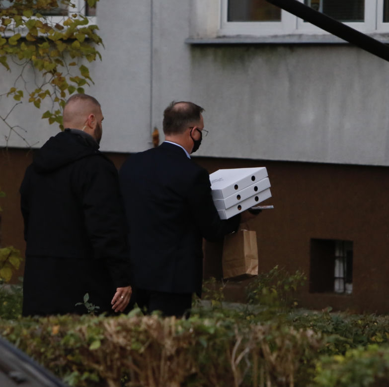 Pizza pod specjalnym nadzorem. Agata i Andrzej Duda na zakupach w Krakowie