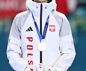 Panczenista Władimir Siemirunnij po biegu na 10 km, który dał mu srebrny medal olimpijski