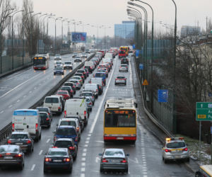 Slalom na Trasie Łazienkowskiej. Trwa remont wiaduktów