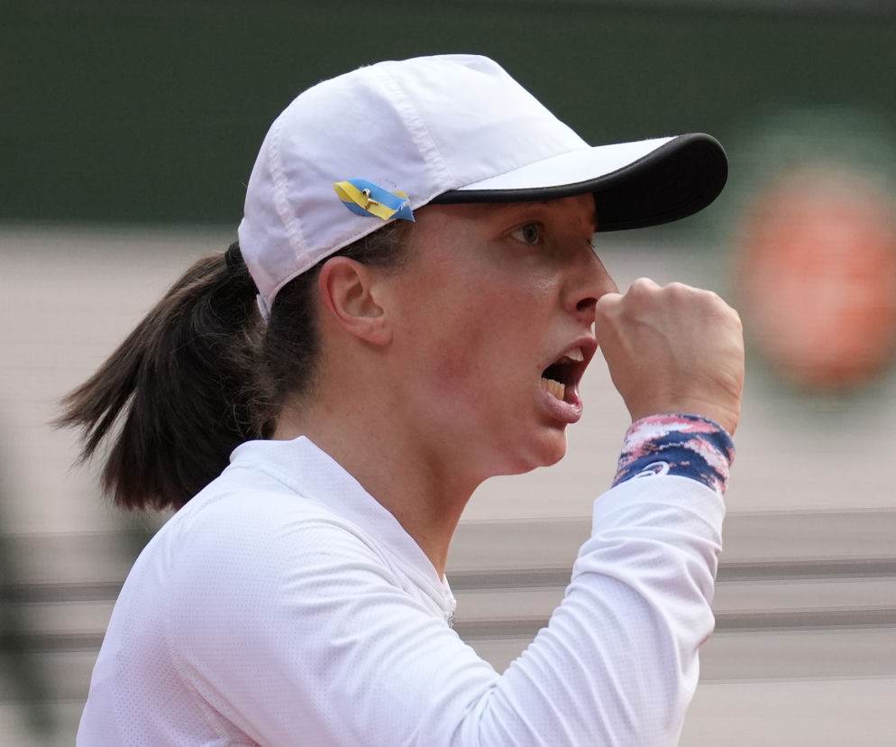 Świątek - Zheng RELACJA NA ŻYWO Dramat w meczu Polki z Chinką! Roland Garros Świątek - Zheng NA ŻYWO WYNIK LIVE