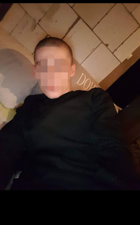 Dawid to człowiek-demolka. Wybijał szyby w samochodach i budynkach
