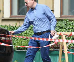 Godz 12.00 - Minister idzie do pracy.
