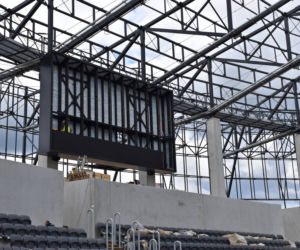 Montaż ekranów LED na szczecińskim stadionie