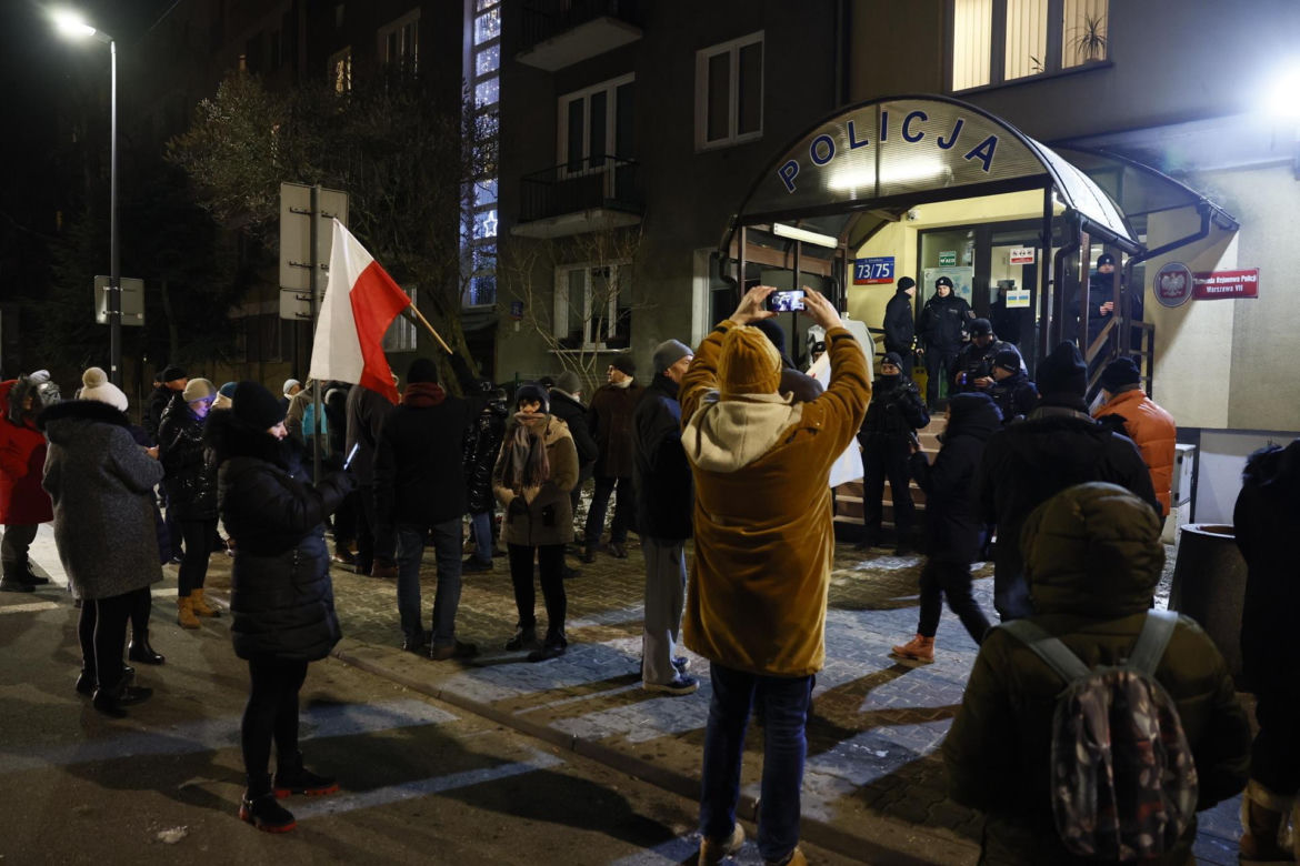 Protes pod komendą na Grenadierów
