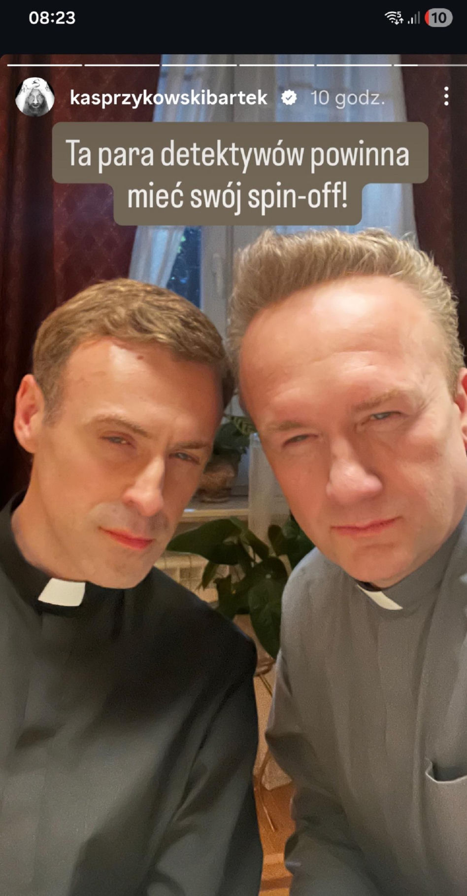 Ranczo 11 sezon. Ksiądz Robert (Bartek Kasprzykowski), ksiądz Maciej (Mateusz Rusin)