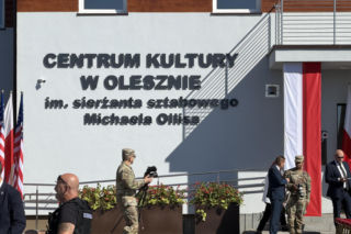 Michael Ollis patronem Centrum Kultury w Olesznie. To on ocalił życie Polaka w Afganistanie