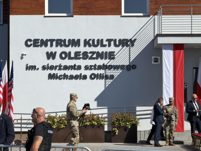 Michael Ollis patronem Centrum Kultury w Olesznie. To on ocalił życie Polaka w Afganistanie