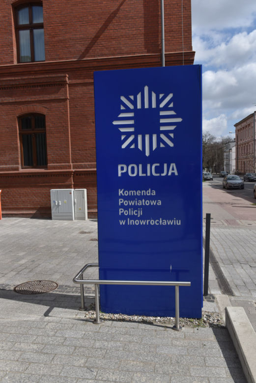 Podpalona komenda policji w Inowrocławiu. Adam R. chciał zdobyć żółte papiery?