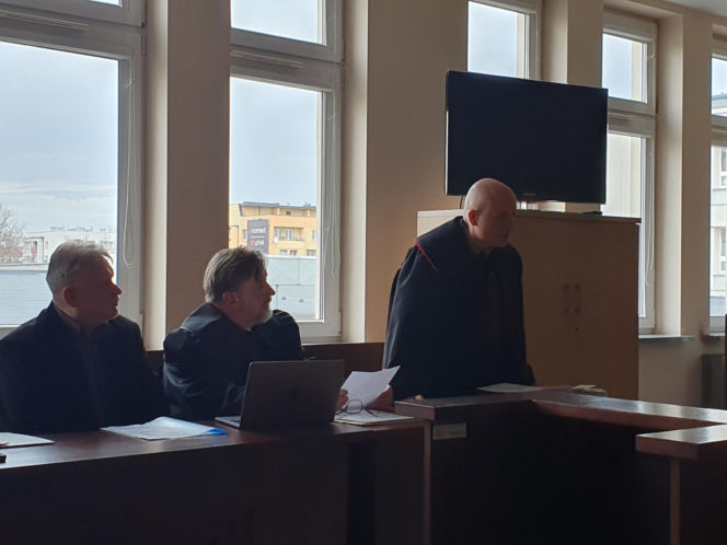 Związał księdza i zakleił mu usta. Zabił dla pieniędzy z kolędy. Tomasz J. Przed sądem