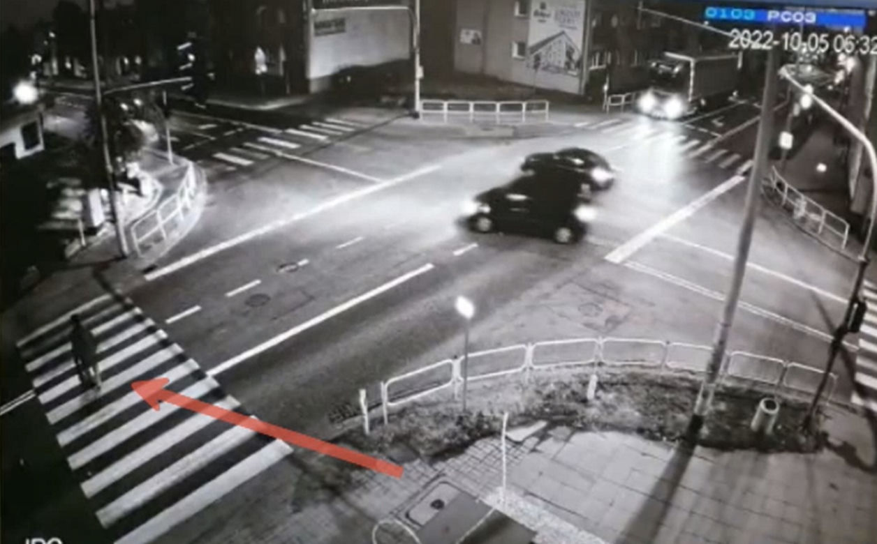Fatalny wypadek na przejściu w Makowie Mazowieckim! Kierowca opla nie widział pieszego? 