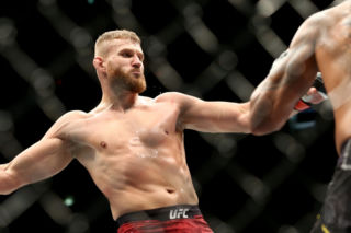 Kapitalny debiut Polaka w UFC! Iwo Baraniewski nokautuje, Jan Błachowicz remisuje