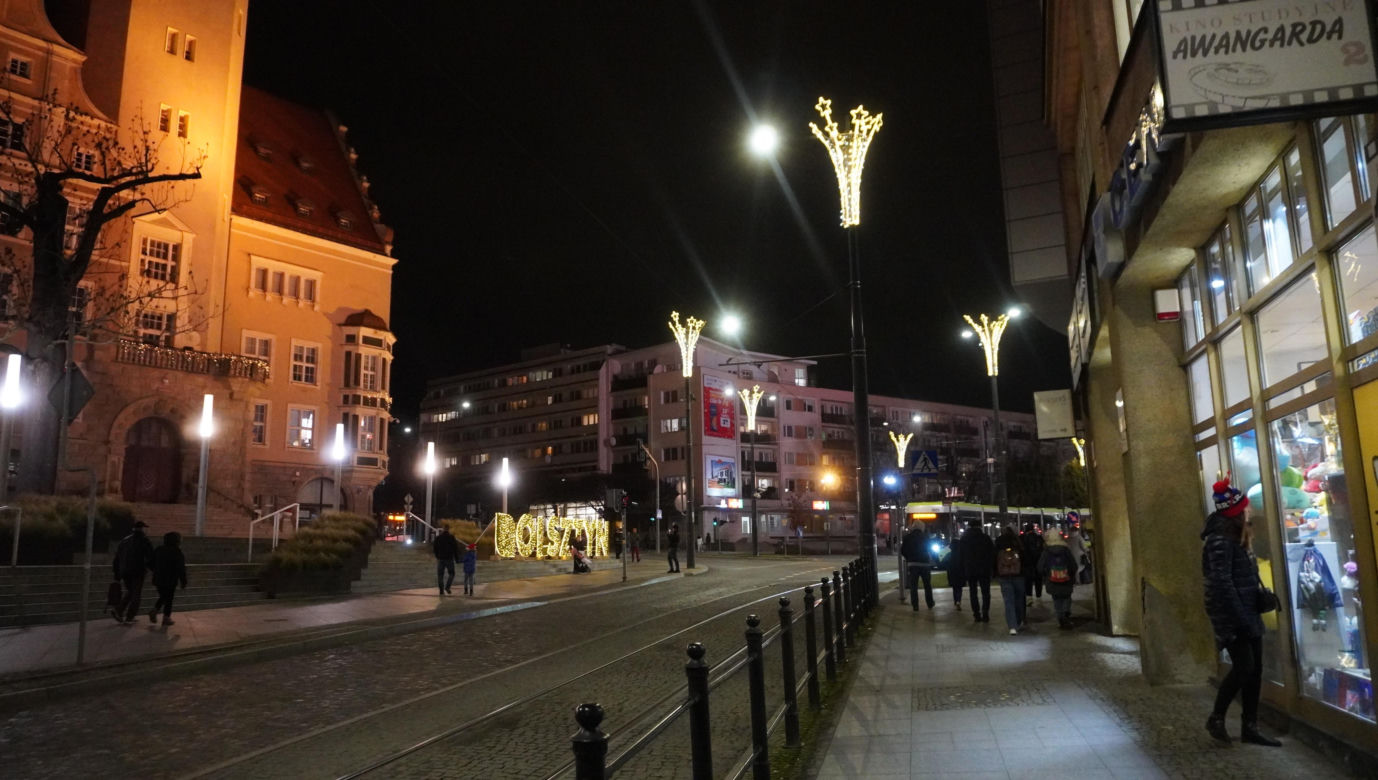 Olsztyn rozświetliły świąteczne iluminacje. Stare Miasto i centrum zachwycają!