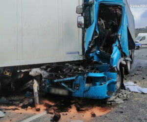 Śląskie: Ciężarówki niczym taran wjechały w samochody. Przerażający wypadek na autostradzie A4