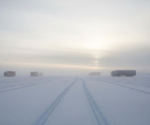 Kierowca ciężarówki na Pomorzu. Czym grozi wielodniowe koczowanie w mrozie?