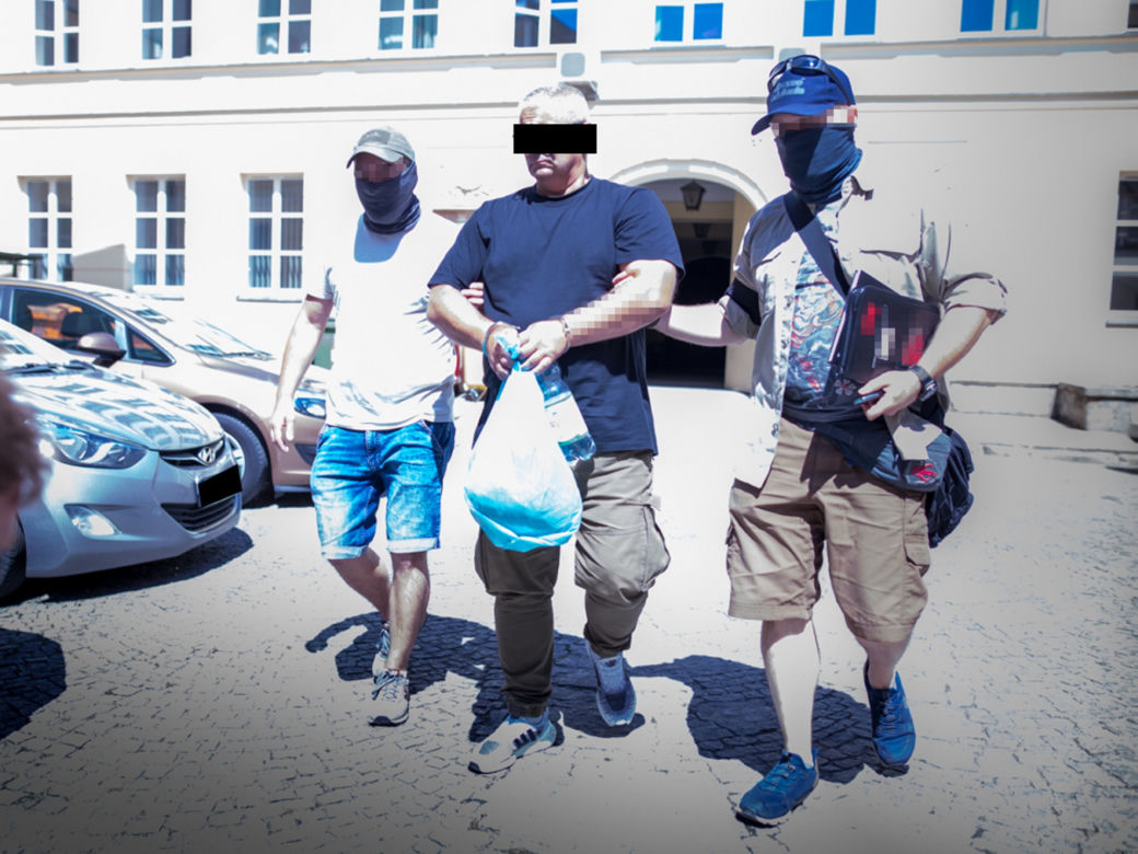 Grożono mu śmiercią i próbowano wyłudzić 100 tysięcy złotych. Rozbito zorganizowaną grupę przestępczą