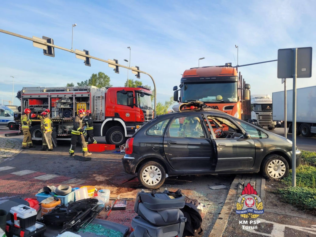 Wypadek na skrzyżowaniu Chrobrego z Trasą Prezydenta Władysława Raczkiewicza w Toruniu