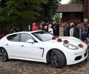 Kolarz Rafał Majka pojechał do ślubu Porsche Panamera