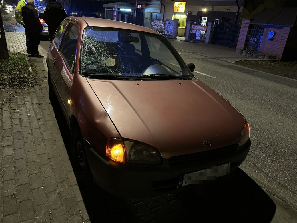 Koszmar pod Pruszkowem. Emeryt zmiótł toyotą pieszego