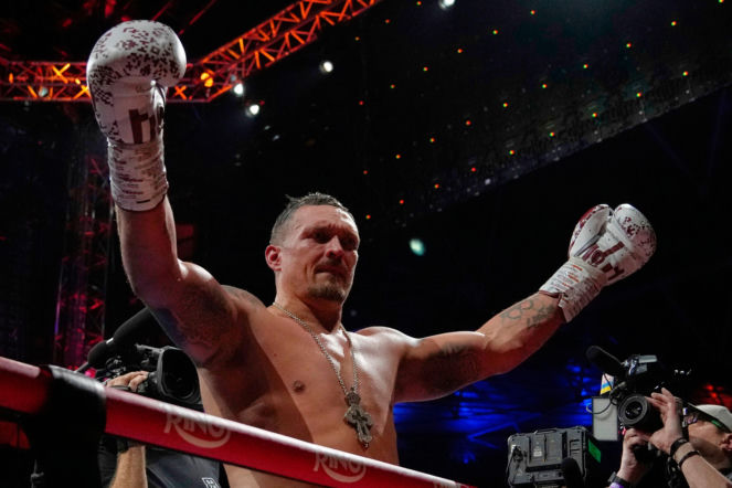 Ołeksandr Usyk pokonał Rico Verhoevena! Dziwna decyzja sędziego! RELACJA NA ŻYWO