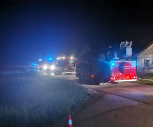 W Mniszchowie płonął budynek mieszkalny. Na posesji strażacy znaleźli zwłoki