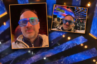 Poseł PiS na sylwestrze TV Republika. Janusz Kowalski balował w czaderskich okularach! 