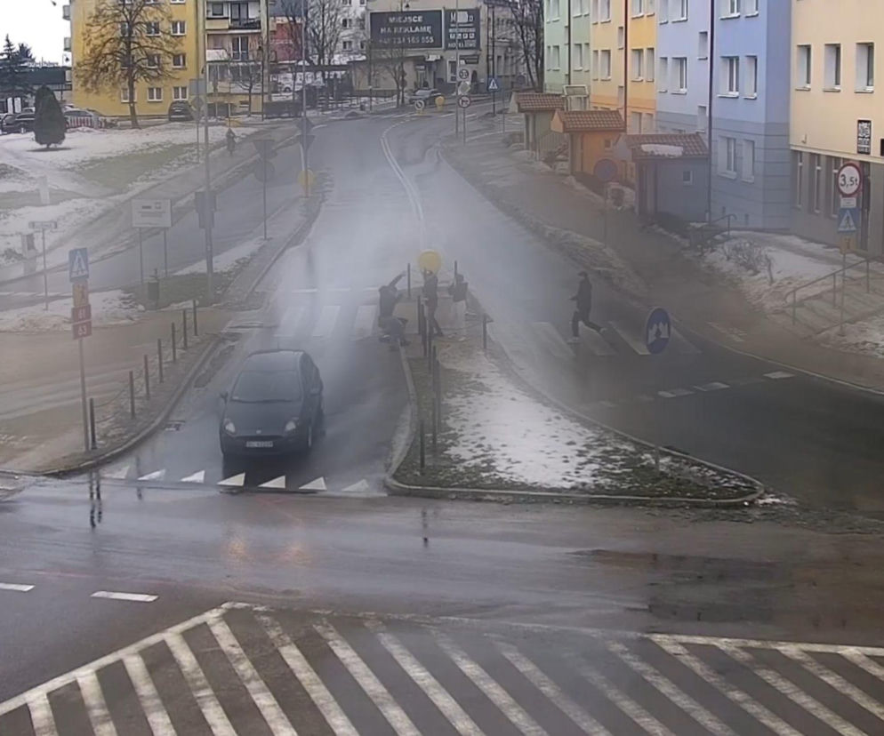 Bójka o 17-latkę. Wszystko nagrała kamera. Cztery osoby zatrzymane