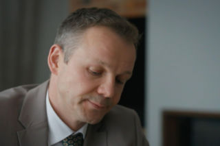 Barwy szczęścia, odcinek 3421: Bruno (Lesław Żurek), Karolina (Marta Dąbrowska)