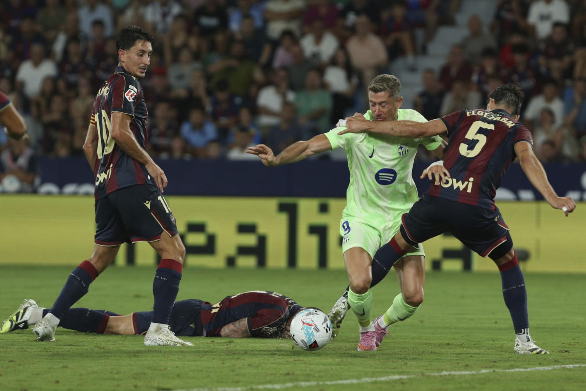 Robert Lewandowski FC Barcelona