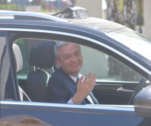 Kandydat na prezydenta Robert Biedroń ujawnia nam swój majątek