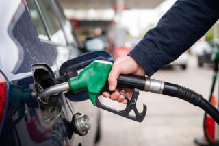 Hurtowe ceny paliw 21.10.2026. Diesel drożeje, wyraźne obniżki cen benzyny