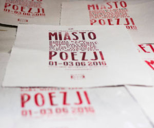 Poezja na murach i chodnikach!