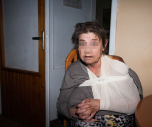 PRZYJECHALI Z POMOCĄ, TRAFILI NA BOMBĘ