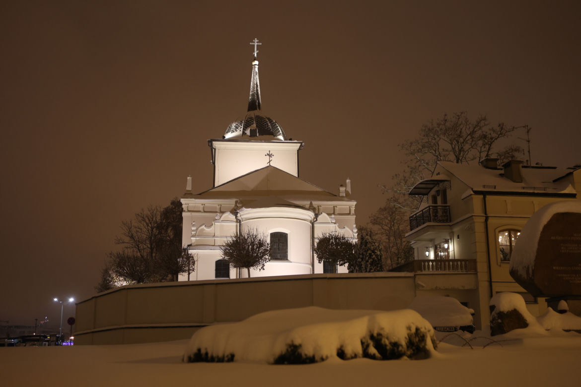 Śnieżny Lublin wieczorową porą