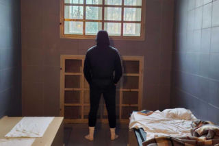 Uciekał przed policją, wyrzucił sejf z pieniędzmi! Sensacyjny pościg pod Warszawą