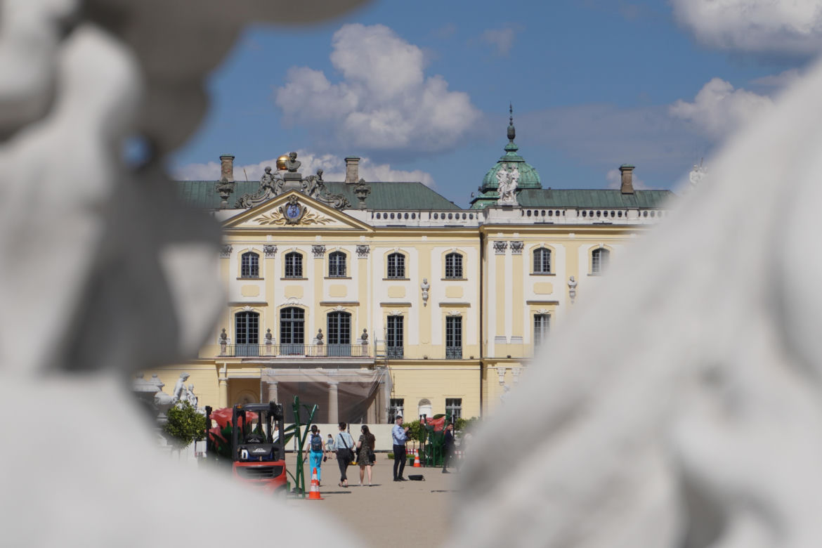 Nowa instalacja artystyczna przy Pałacu Branikich w Białymstoku