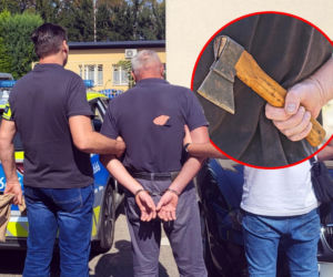 Zaatakował strażników miejskich siekierą, groził śmiercią. Chwilę wcześniej znęcał się nad rodziną