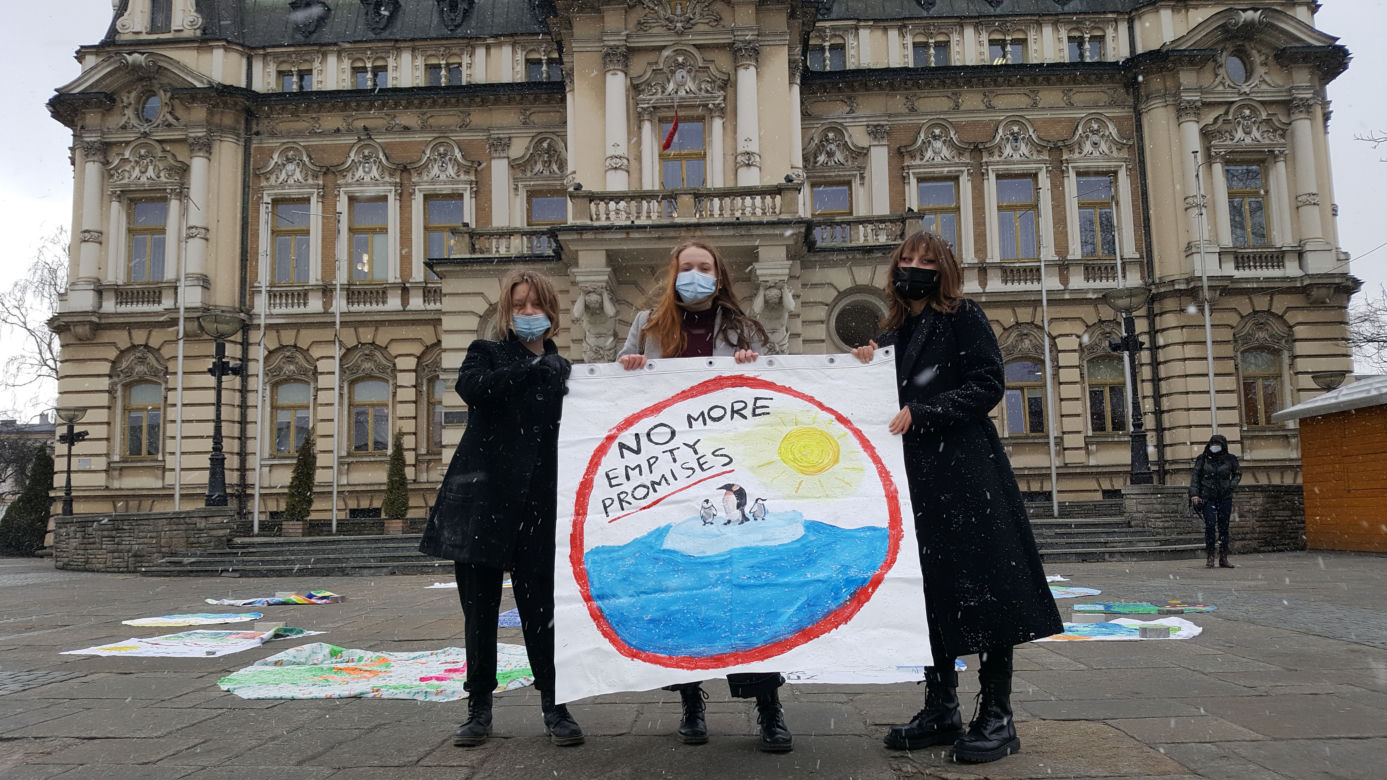 Happening Młodzieżowego Strajku Klimatycznego w Nowym Sączu