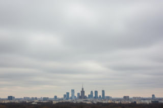 Szaro i ponuro w Warszawie. Czy to będzie dzień bez słońca?