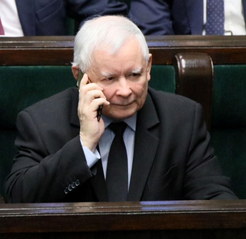 Prezes boi się podsłuchów
