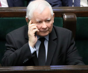 Prezes boi się podsłuchów