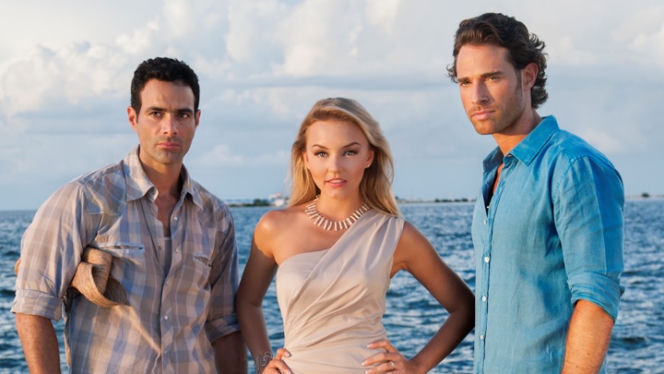 Za głosem serca (Lo Que La Vida Me Robo). Montserrat (Angelique Boyer), Alejandro (Sebastian Rulli), Jose Luis (Luis Roberto Guzman)