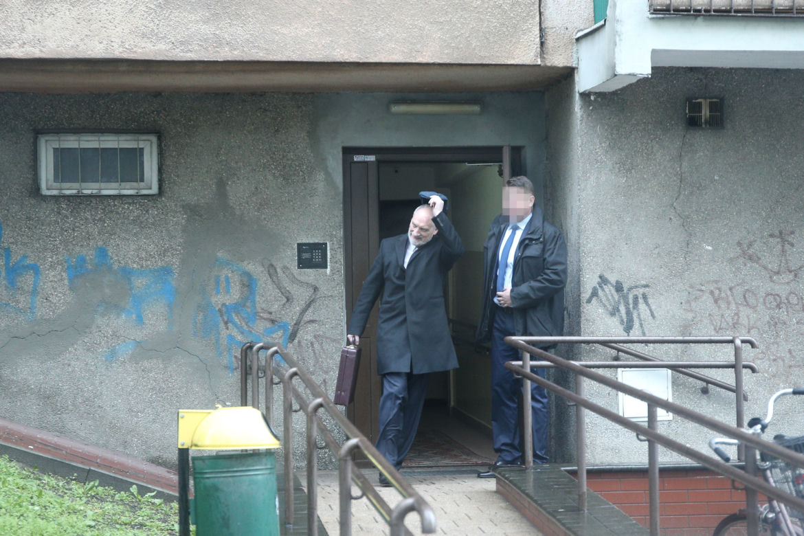 Przerobili blok Macierewicza na twierdzę