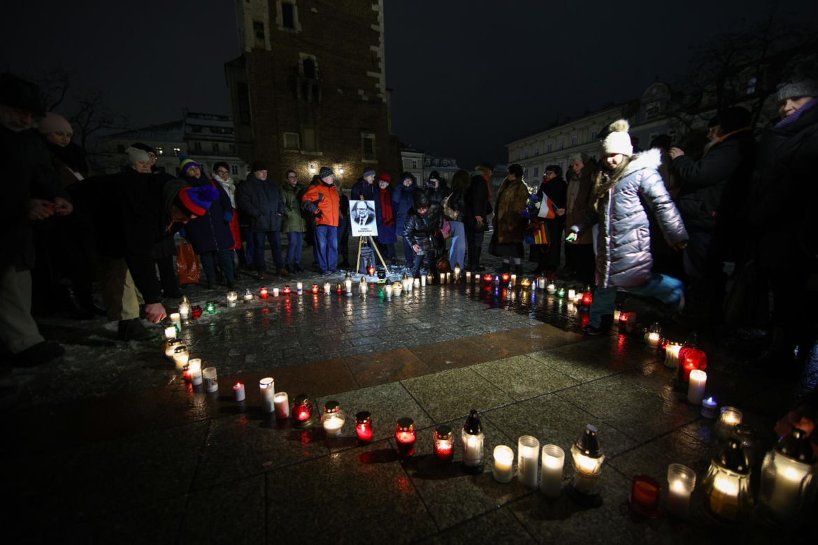 Kraków uczcił pamięć Pawła Adamowicza. „Światełko przeciw nienawiści” w rocznicę zabójstwa prezydenta Gdańska