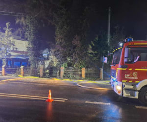 Duże straty po pożarze w Brennie niedaleko Leszna. Spłonął magazyn z częściami