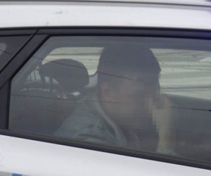Pijany jak bela huknął w przystanek autem na minuty
