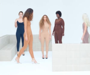 Kim Kardashian zostala blondynką! Zobacz jak teraz wyglada
