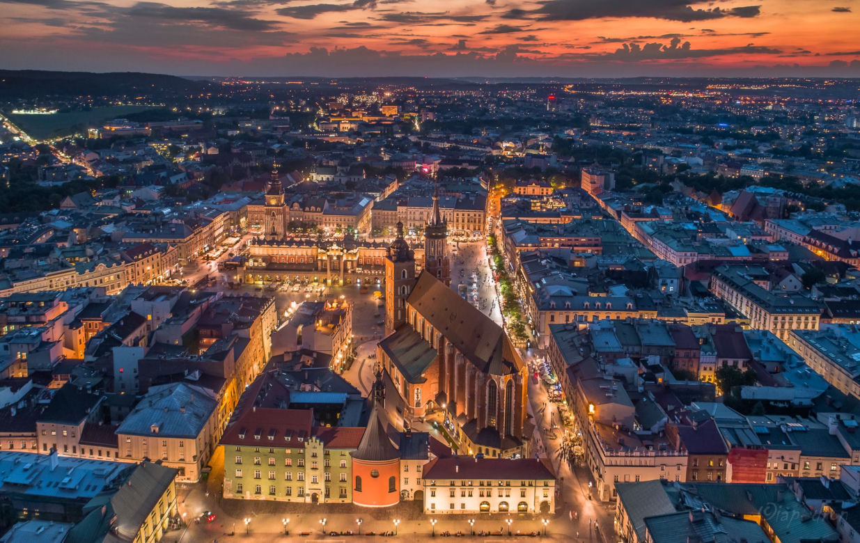 Kraków niczym Las Vegas. Takich zdjęć nocnego miasta jeszcze nie widziałeś