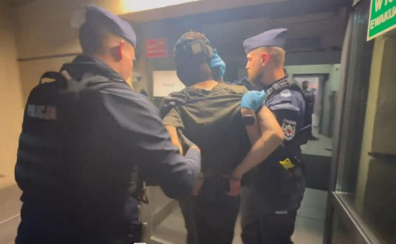 Zabójstwo na kampusie UW. Policja opublikowała wstrząsające nagranie. Pokazali wszystko