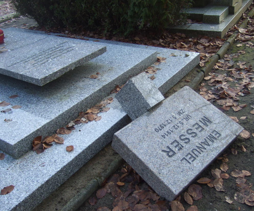 Wandalizm na Cmentarzu Centralnym w Szczecinie