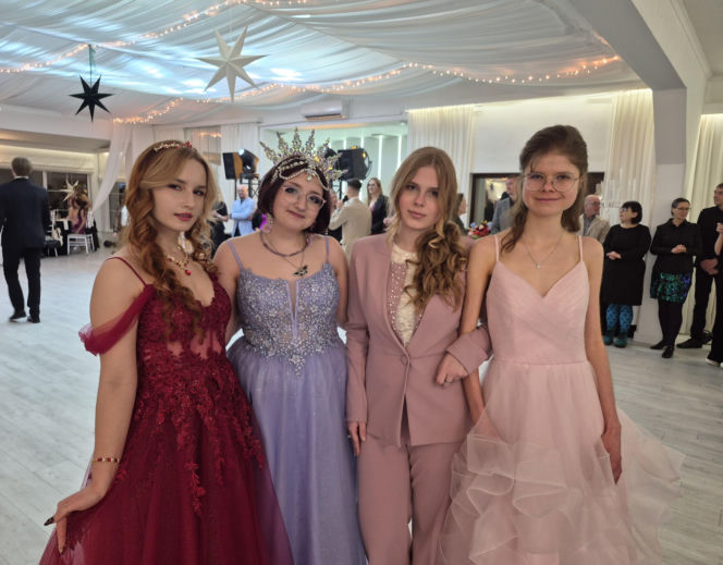 Studniówka Plastyka z Dąbrowy Górniczej